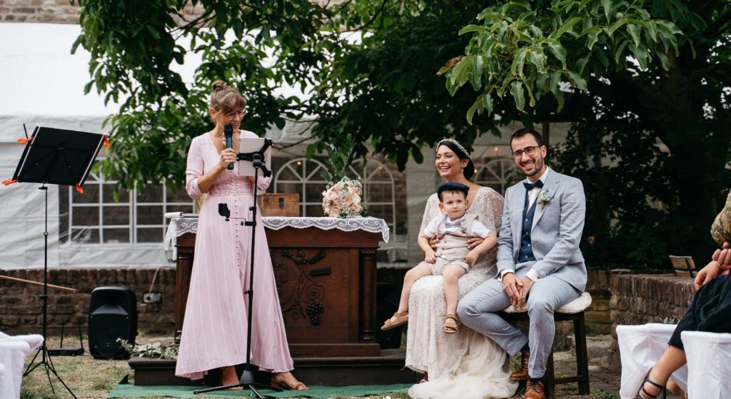 Easy tips on Becoming a wedding speaker post thumbnail image