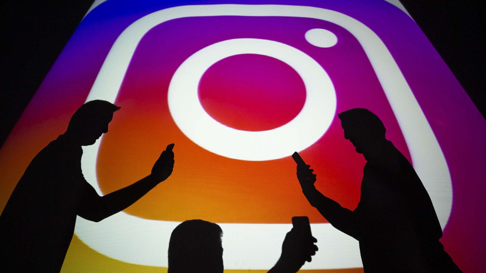 People buy likes on Instagram to become societal post thumbnail image
