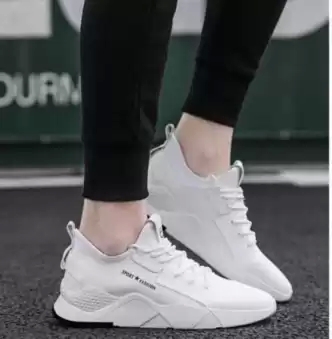 How to Style Your Outfit with Sneakers post thumbnail image