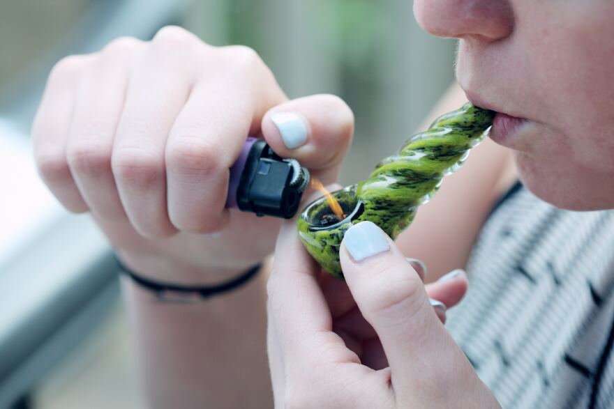 The Different Types of Marijuana Pipes: A Guide for the Uninitiated post thumbnail image