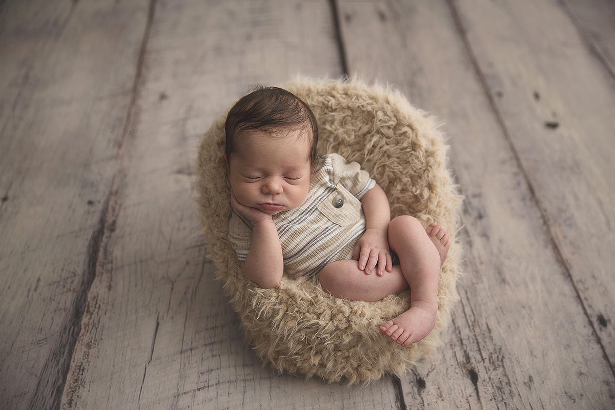 5 Tips for Capturing Perfect Newborn Photos: How to Photograph Baby’s First Days post thumbnail image