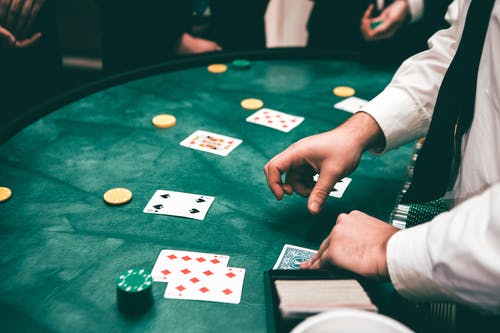 Online Poker: A Way To Play Poker Anytime post thumbnail image